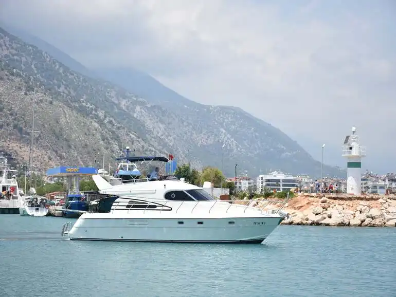 TU NAVY 3-YACHT